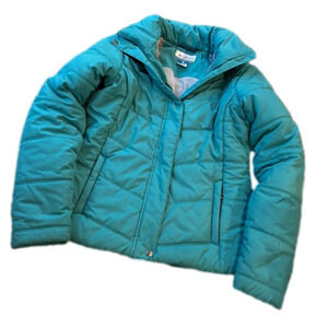 - Columbia Puffer Jacket - Size Medium